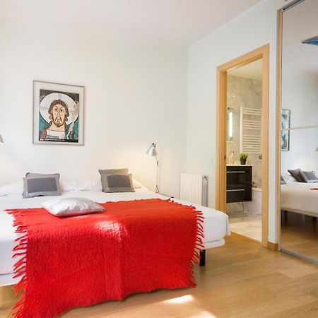 My Space Emirates - Fully Equipped Apartments Near The Beach With Shared Pool Барселона Екстериор снимка
