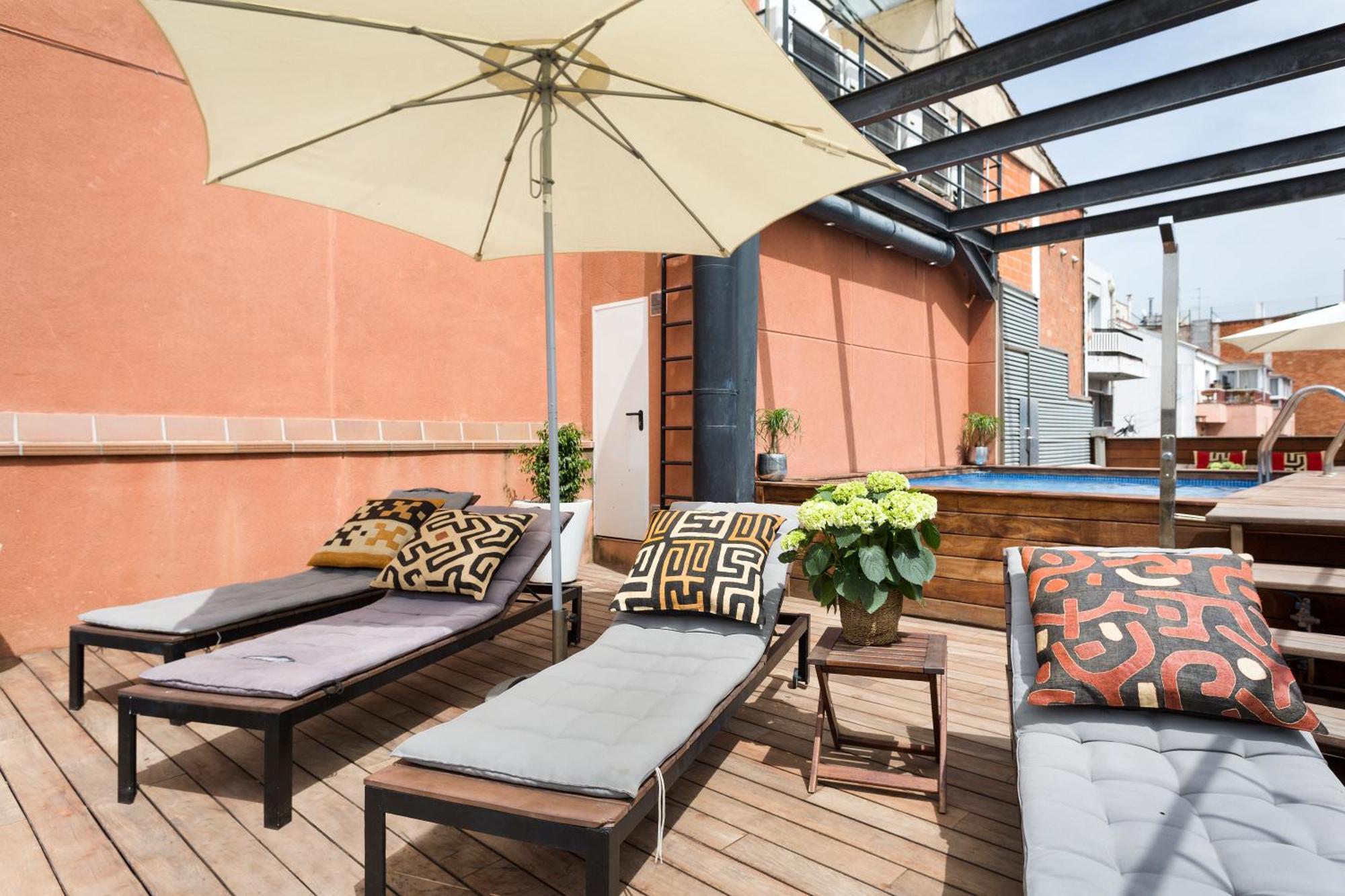 My Space Emirates - Fully Equipped Apartments Near The Beach With Shared Pool Барселона Екстериор снимка