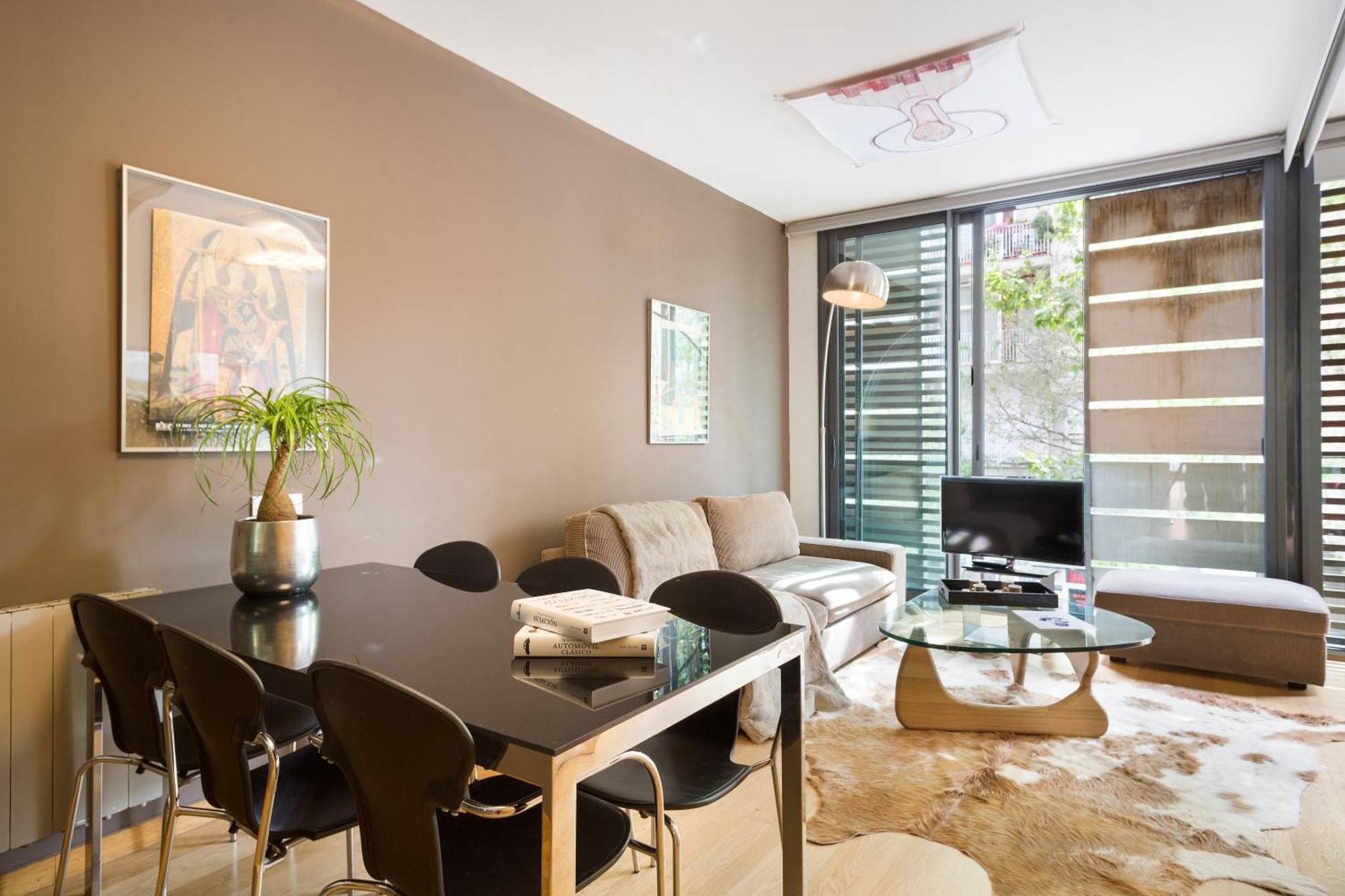 My Space Emirates - Fully Equipped Apartments Near The Beach With Shared Pool Барселона Екстериор снимка