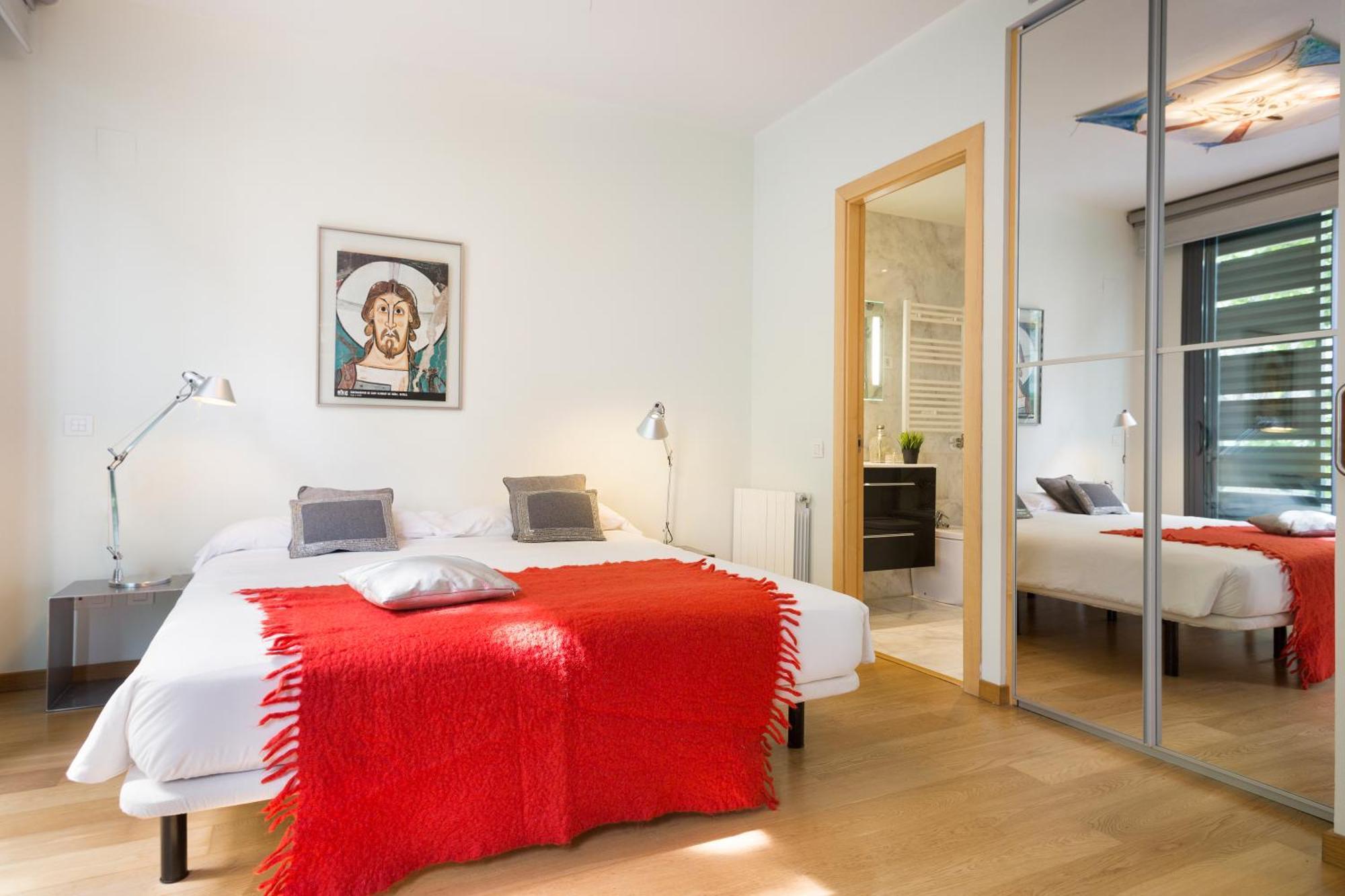 My Space Emirates - Fully Equipped Apartments Near The Beach With Shared Pool Барселона Екстериор снимка