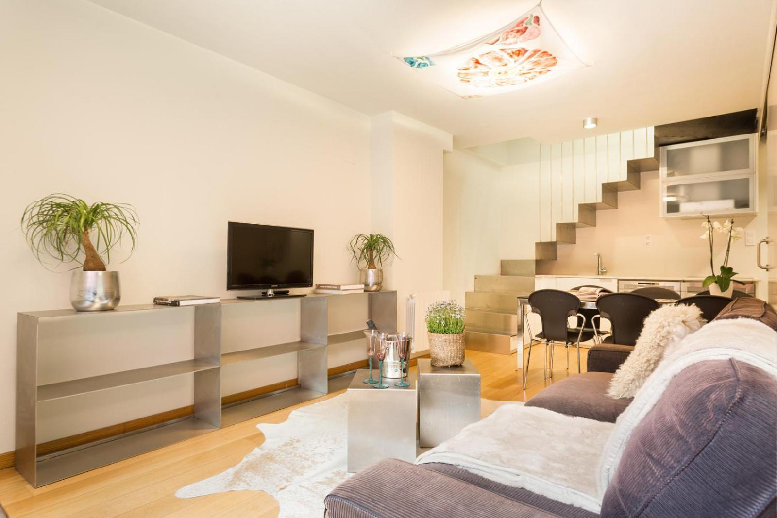 My Space Emirates - Fully Equipped Apartments Near The Beach With Shared Pool Барселона Екстериор снимка